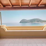 Chiara Villa Città di Lipari