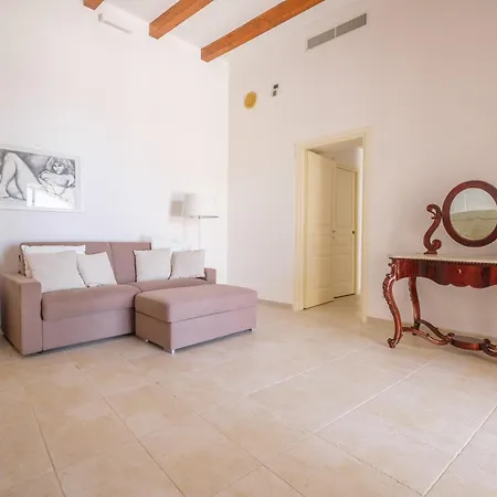 Chiara Вилла Липари