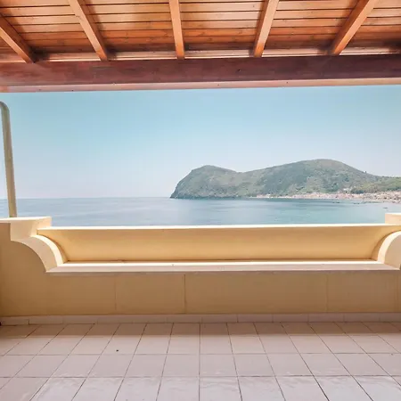 Chiara Вилла Липари